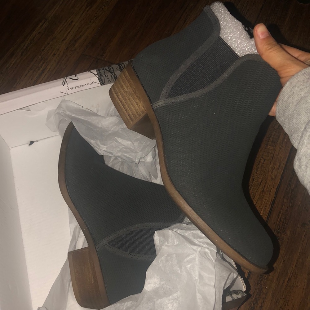 Booties - Picture 4 of 5